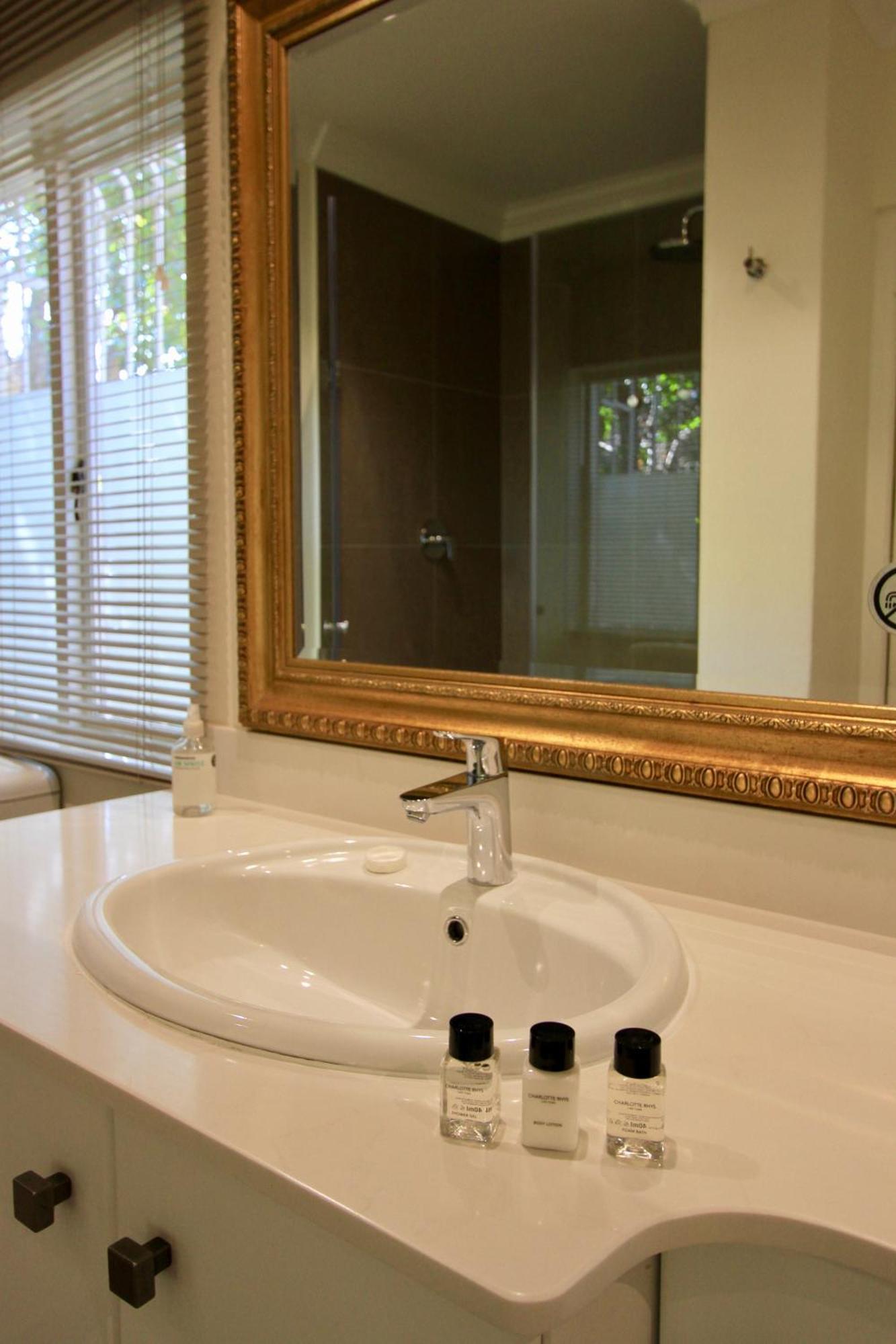 Melrose Place Boutique Hotel Йоханесбург Стая снимка